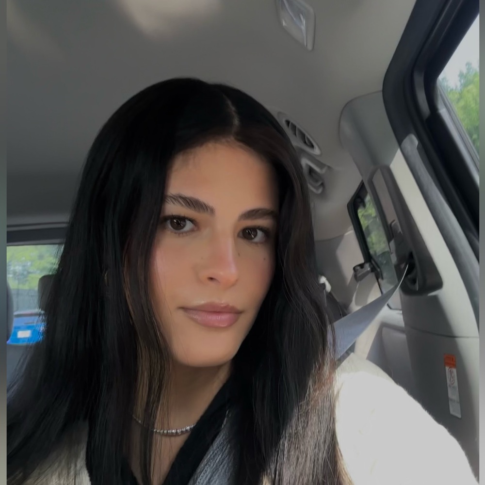 Meet your Posher, Chaya